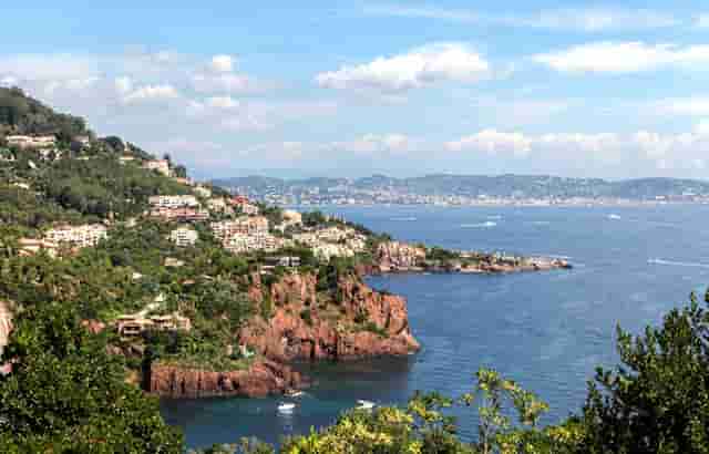 航选赋能康太空制水机，探索健康水新趋势