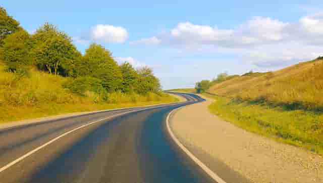 男士时尚裤子穿搭技巧(夏季男士裤子穿搭技巧)